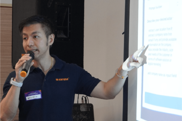 Speaker presenting the ai-powered marketing strategies during the talks & open forum session.